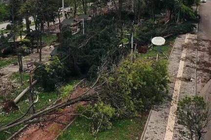 Aile ve Sosyal Hizmetler Bakanı Mahinur Özdemir Göktaş, Gaziantep'teki sel