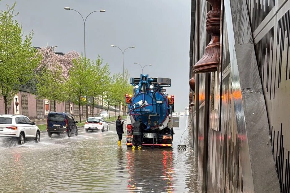 Gaziantep Valiliği, kentte etkisini artıran yağışlar nedeniyle Alleben Deresi’nde taşkınlar