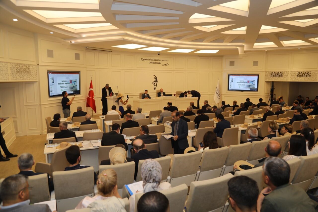 Gaziantep Büyükşehir Belediyesi Meclisi, 14 Mayıs Dünya Çiftçiler Günü’nü çiftçilerle