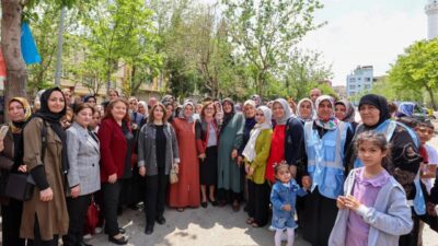 Gaziantep’te “Haydi Tarladan Sofraya” başladı Gaziantep Büyükşehir Belediye Başkanı Fatma Şahin, 25 Aralık Mahallesi sakinleriyle