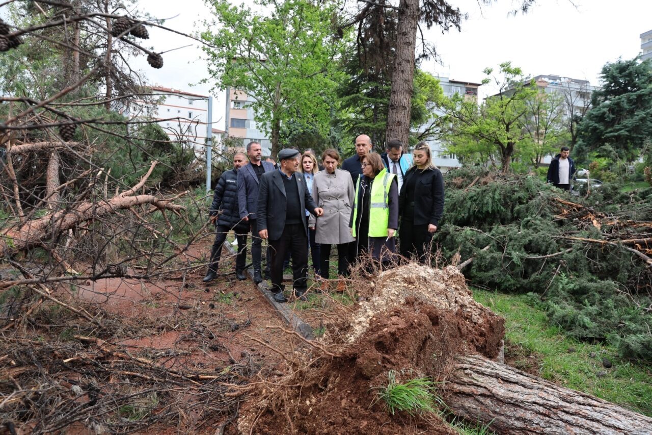 Gaziantep’te etkili olan ve “süper hücre” olarak tanımlanan şiddetli hava