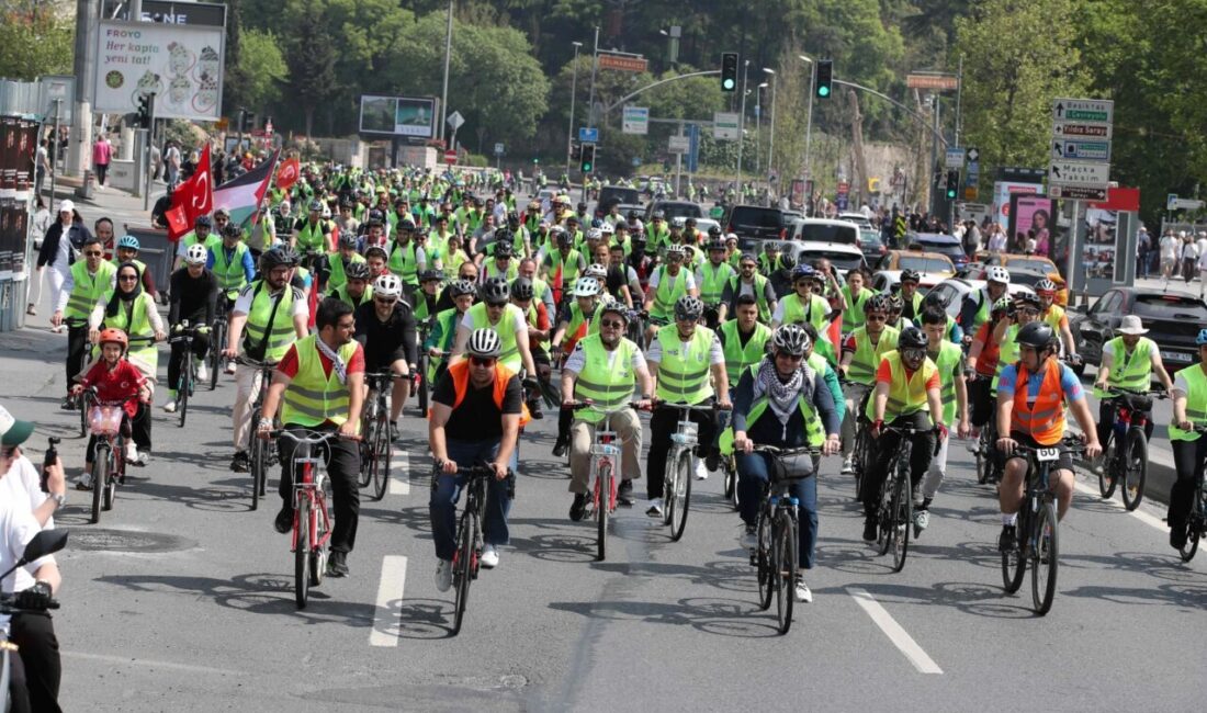Gazze için pedal çevirdiler Türkiye Yeşilay Cemiyeti ile Filistin’e Destek Platformu’nun düzenlediği bisiklet turunda