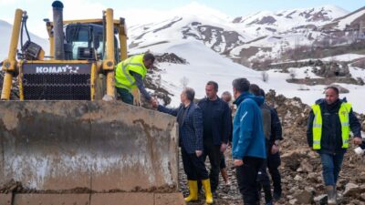 13 Nisan’dan bu yana kapalı olan Hakkâri–Van karayolunun yeniden ulaşıma