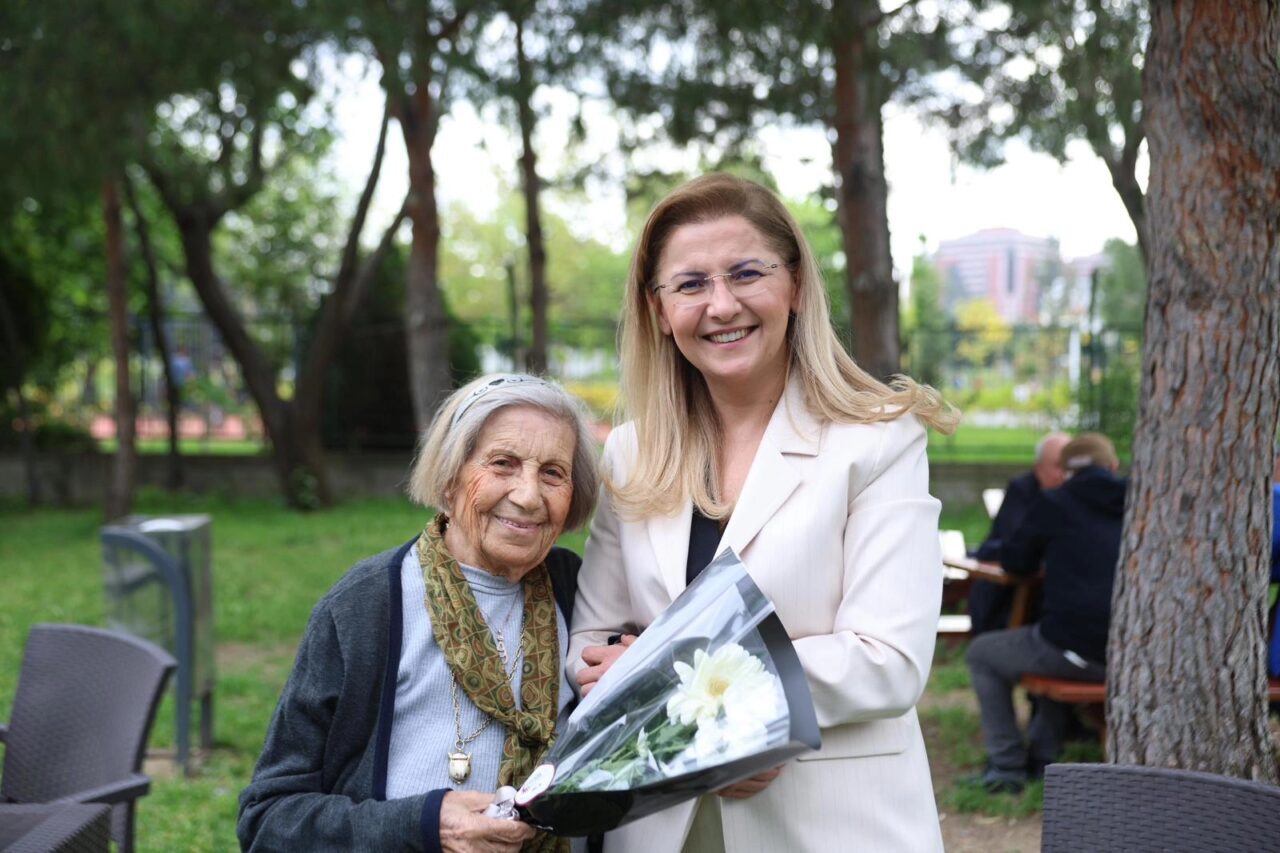 İstanbul Bakırköy Belediyesi tarafından Ataköy Emekliler Evi’nde düzenlenen Anneler Günü