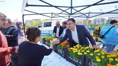 İstanbul Beylikdüzü Belediyesi, Anneler Günü’nde ilçedeki anneleri unutmadı. Gün kapsamında