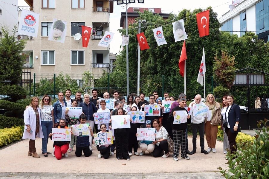 İstanbul Maltepe Belediyesi ve Maltepe Üniversitesi iş birliğiyle düzenlenen sanat