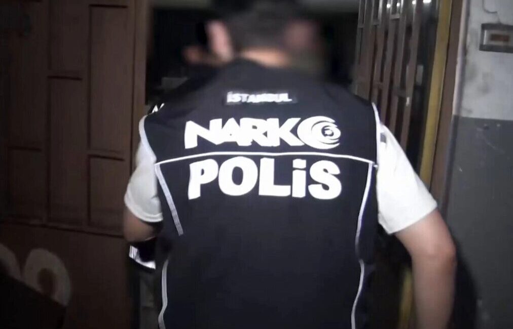 İstanbul’da Bayrampaşa ve Güngören’de düzenlenen narkotik operasyonlarında 1 milyon 86