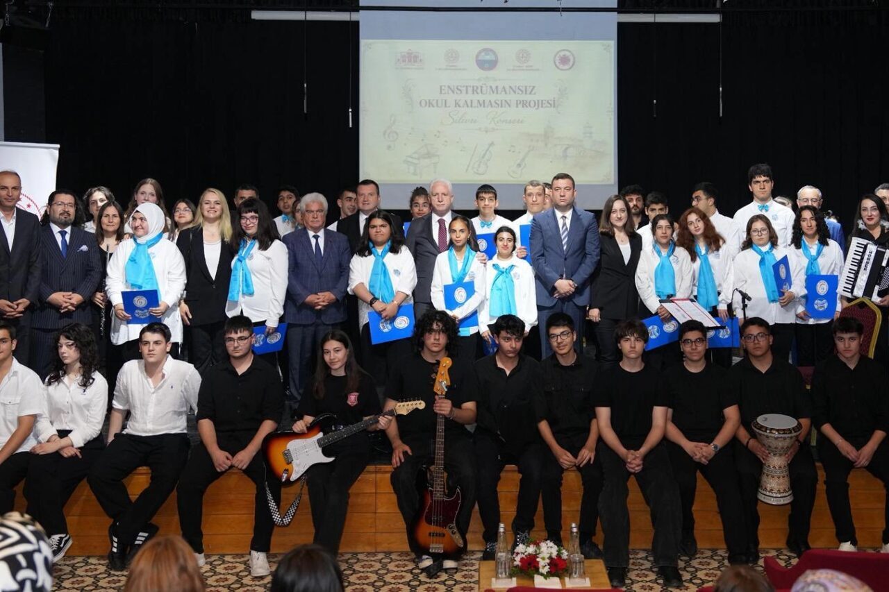 İstanbul Valiliği tarafından yürütülen “Enstrümansız Okul Kalmasın” projesi kapsamında kurulan