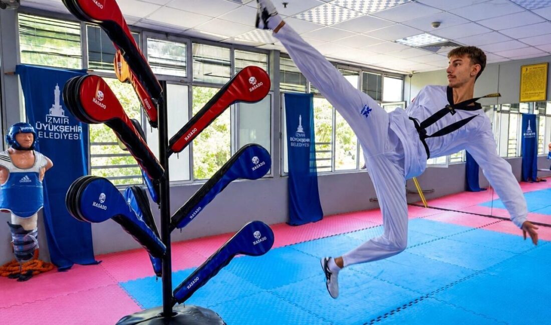 İzmir BŞB Spor Kulübü milli tekvandocusu Kaan Yelaldı, 35 madalyalık
