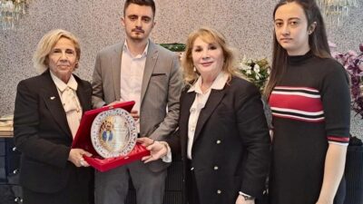 İzmir’de 300’e yakın sivil toplum kuruluşunu bir araya getiren Tülay