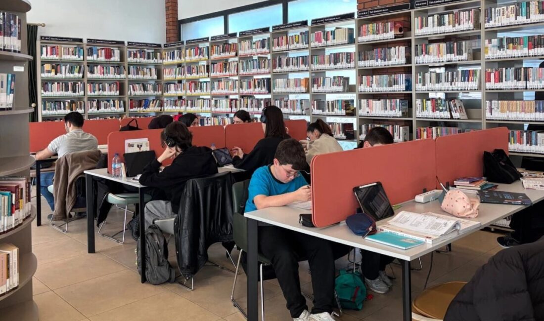 İzmit Millet Kütüphanesi bayramın ilk günü açık Kocaeli Büyükşehir Belediyesi’nin “Kütüphanem Kocaeli” bünyesinde hizmet veren kütüphaneleri Kurban