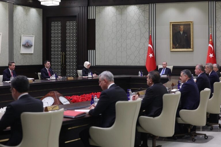 Cumhurbaşkanı Recep Tayyip Erdoğan başkanlığında bugün saat 16.00’da Beştepe’de toplanacak
