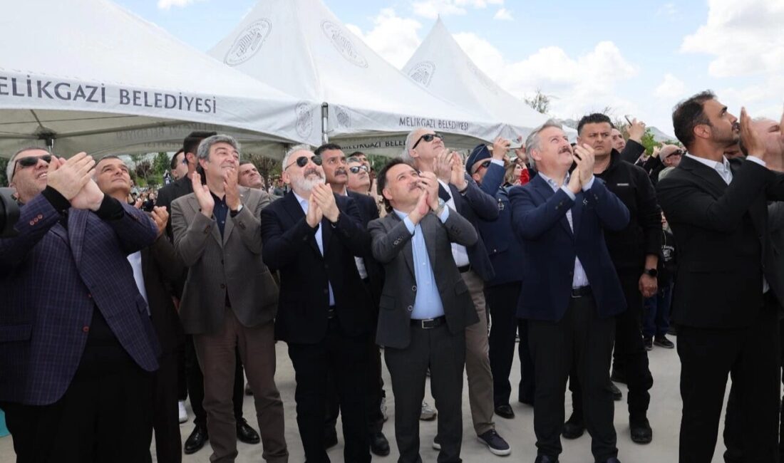 Kayseri Melikgazi’de 2’nci Havacılık Festivali coşkusu Kayseri Valiliği, Gençlik ve Spor İl Müdürlüğü’nün destekleri ve Melikgazi