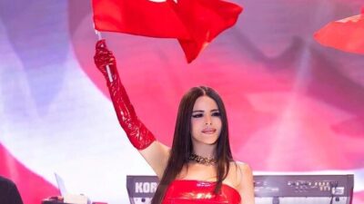 Kırmızının ‘Simge’si… Kırmızı O’na çok yakışıyor 19 Mayıs Atatürk’ü Anma, Gençlik ve Spor Bayramı coşkusu Adana’da