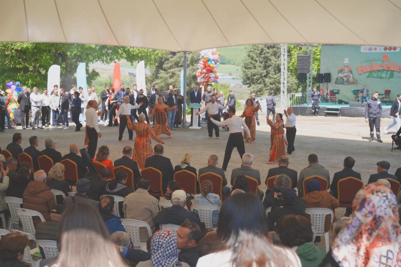 Kocaeli Büyükşehir Belediyesi’nin bu yıl 10’uncusunu düzenlediği Hıdırellez Şenlikleri, Bayraktar