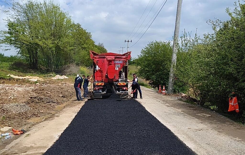 Kocaeli Büyükşehir Belediyesi, İzmit’in dört bir yanında sürdürdüğü üstyapı ve