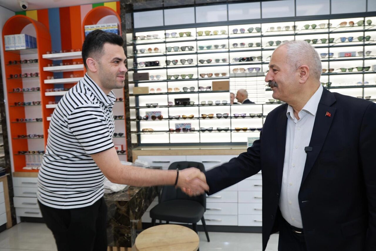 Koaceli Gebze Belediye Başkanı Zinnur Büyükgöz, Osman Yılmaz Mahallesi’nde düzenlenen