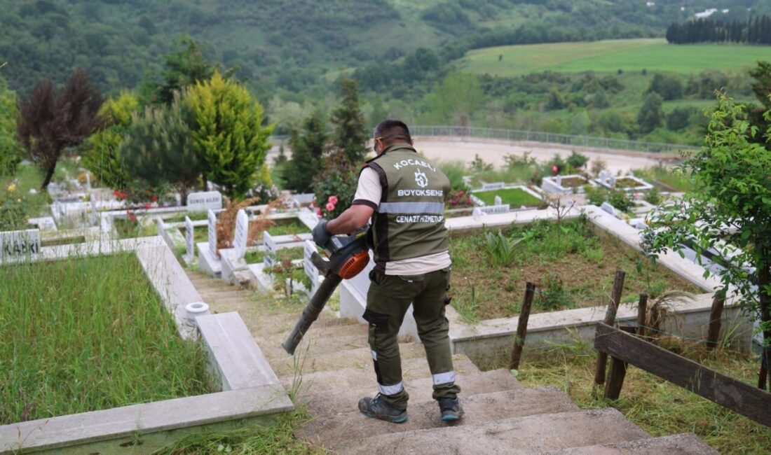 Kocaeli’de şehitlik ve mezarlıklar bayrama hazır Kocaeli Büyükşehir Belediyesi, Kurban Bayramı öncesi kent genelindeki mezarlık ve