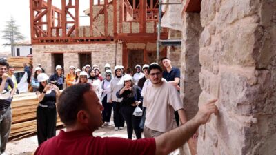 Konya'da Necmettin Erbakan Üniversitesi, Mimarlık Bölümü öğretim üyeleri ve öğrencilerinden