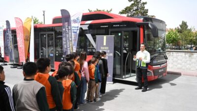 Konya Büyükşehir Belediyesi’nin Türkiye’ye örnek olan “Trafikte Nezaket ve Görgü