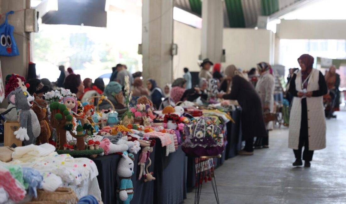 KOMEK kursiyerleri ve mezunları tarafından üretilen el emeği ürünler, Anneler