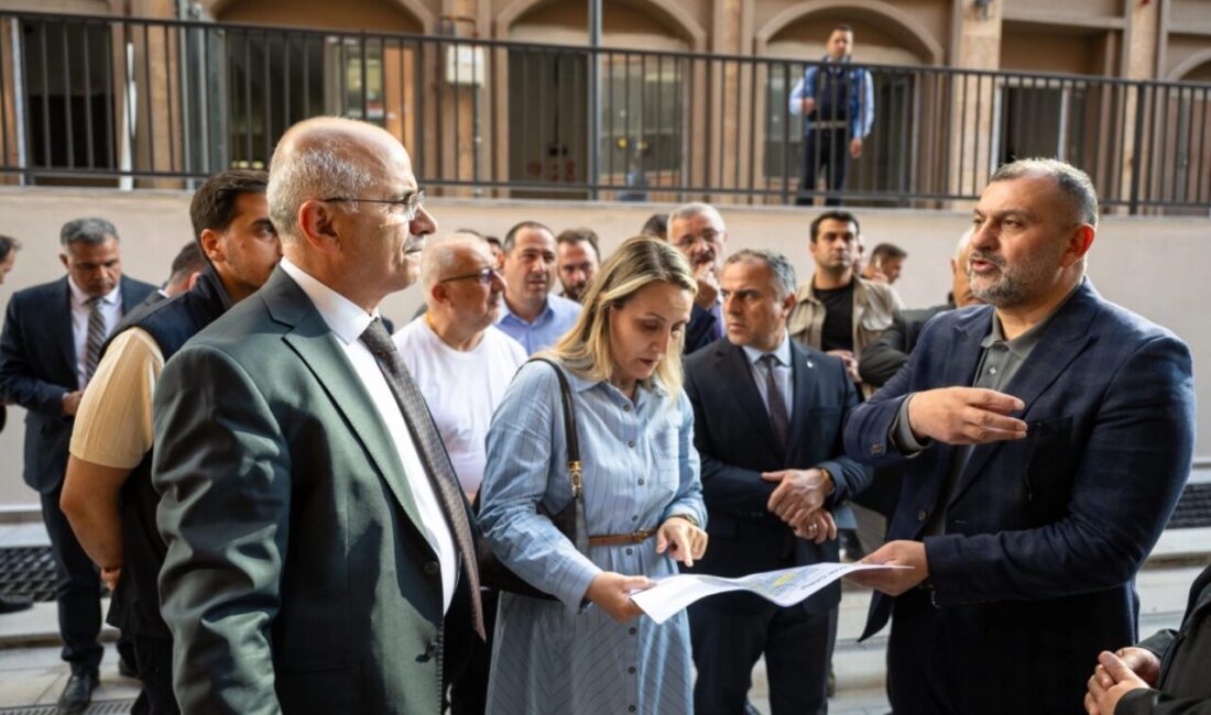 Malatya Büyükşehir Belediye Başkanı Sami Er, çarşı merkezinde kümelenme sistemini