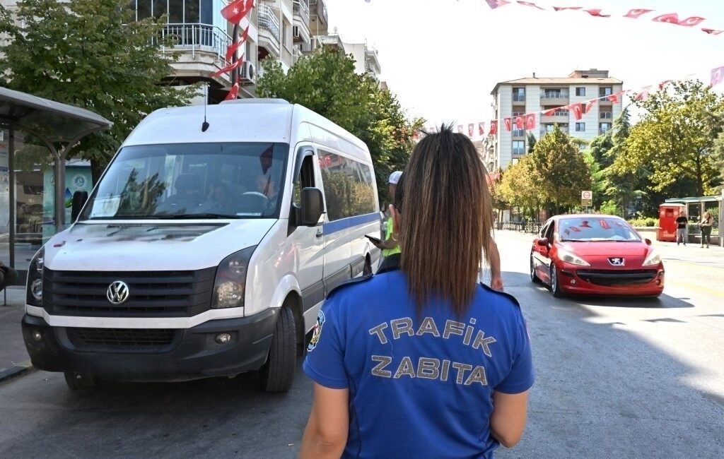 Manisa Büyükşehir ekipleri bayram boyunca sahada Manisa Büyükşehir Belediyesi, vatandaşların Kurban Bayramı’nı rahat ve huzurlu bir
