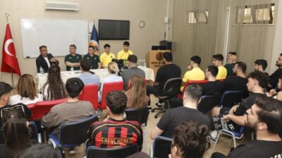 Mersin Üniversitesi Spor Bilimleri Fakültesi’nde düzenlenen ‘Basketbol Altyapısında Türkiye’de ve Dünyadaki