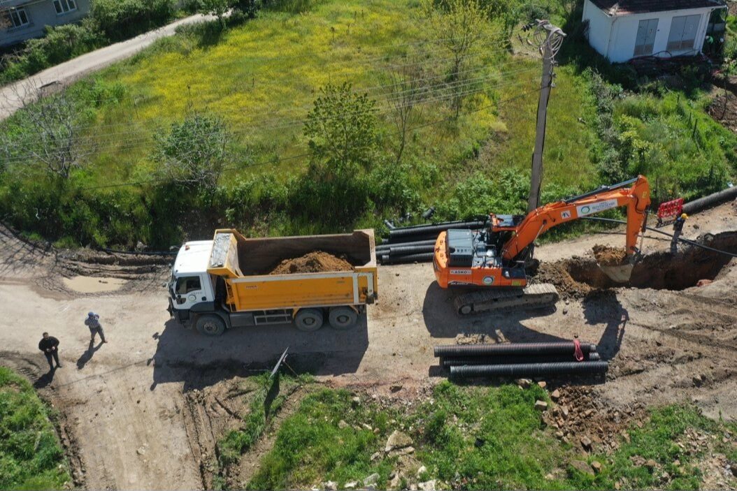 Ordu Büyükşehir Belediyesi, Fatsa ilçesinde sürdürdüğü altyapı yatırımlarına hız kesmeden