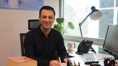 Üsküdar Üniversitesi’nde düzenlenen seminerde konuşan Psikolog Prof. Dr. Tayfun Doğan,
