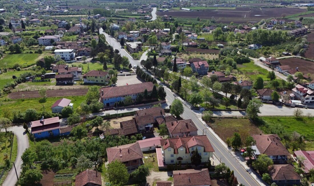 Sakarya Akyazı’nın 3 mahallesi sıcak asfaltta buluştu Sakarya Büyükşehir Belediyesi, 16 ilçenin tamamında daha güçlü, konforlu ve