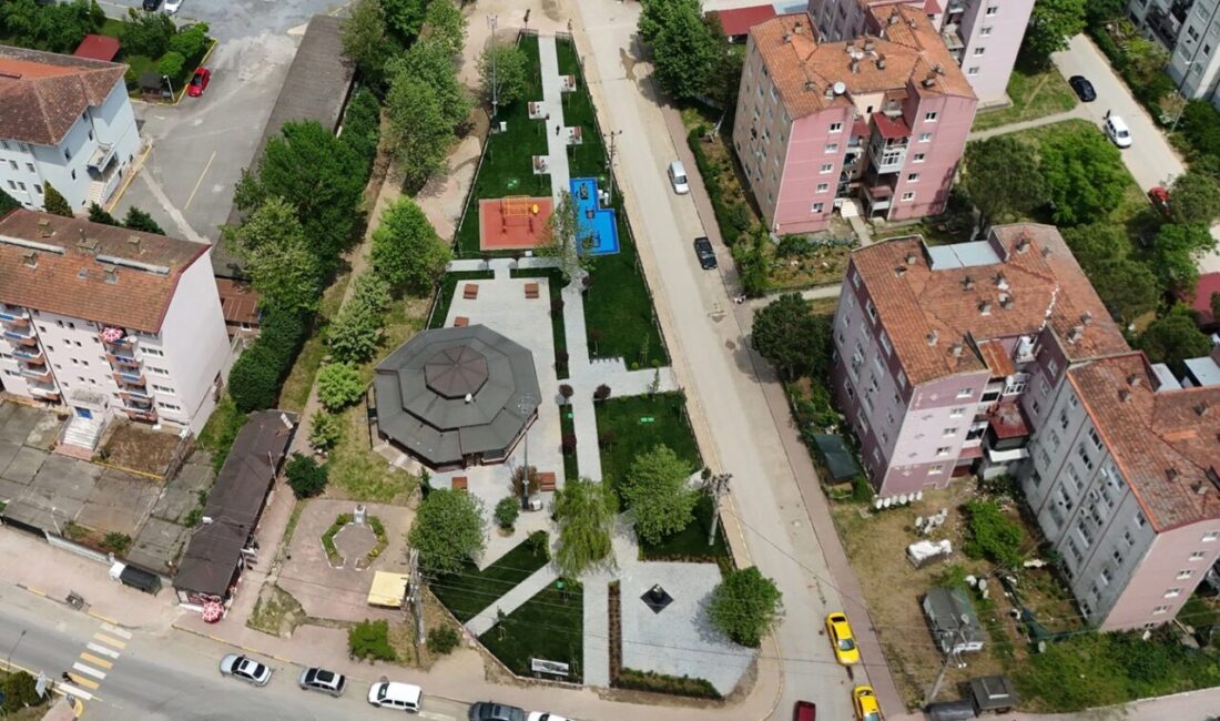 Sakarya Büyükşehir Belediyesi tarafından Ferizli’ye kazandırılan Atatürk Parkı’nda çalışmalar son