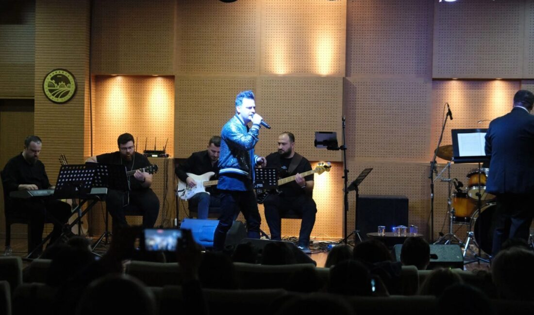 Sakarya Kent Orkestrası kulakların pasını sildi Sakarya Büyükşehir Belediyesi Mayıs kültür sanat etkinlikleri, “Yaza Merhaba Gençlik