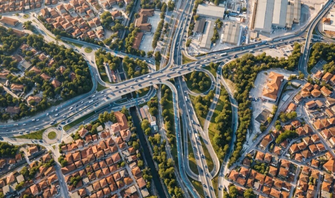 Ulaşımdan altyapıya, sosyal belediyecilikten üstyapı yatırımlarına kadar birçok alanda yoğun