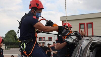 Sakarya Büyükşehir Belediyesi İtfaiyesi, üniversitede itfaiyecilik eğitimi alan geleceğin ateş