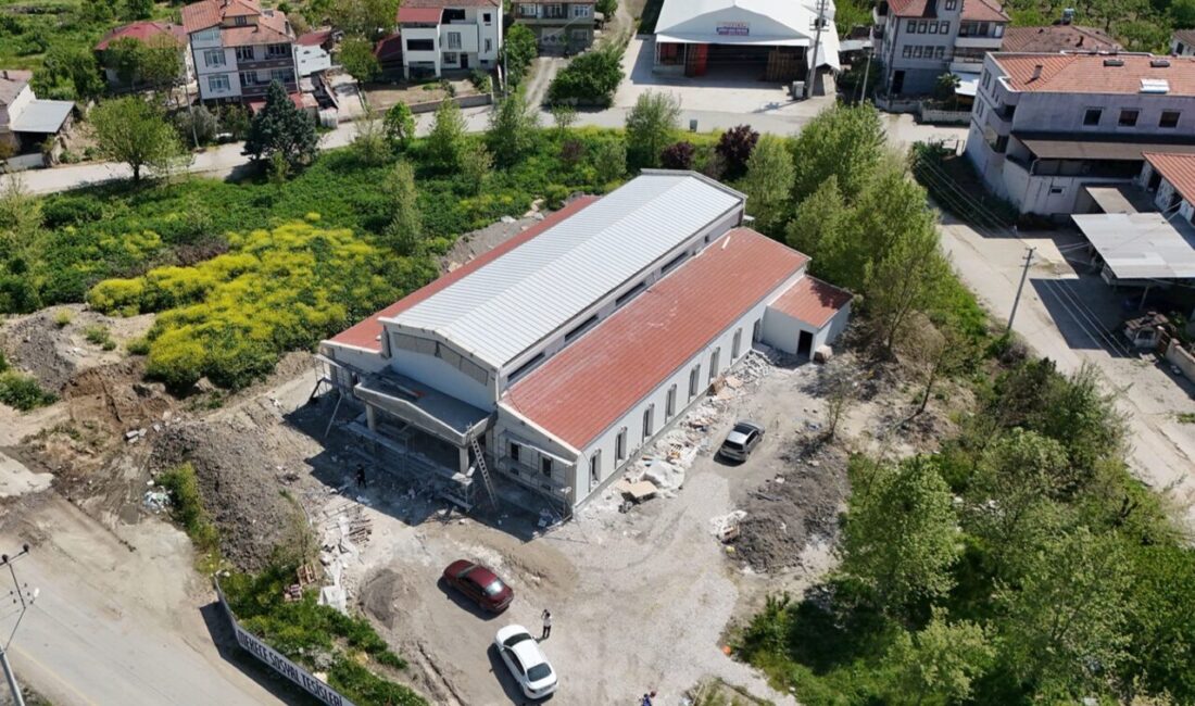 Sakarya Büyükşehir Belediyesi’nin Pamukova’da inşa ettiği Mekece Sosyal Tesisleri, bölge