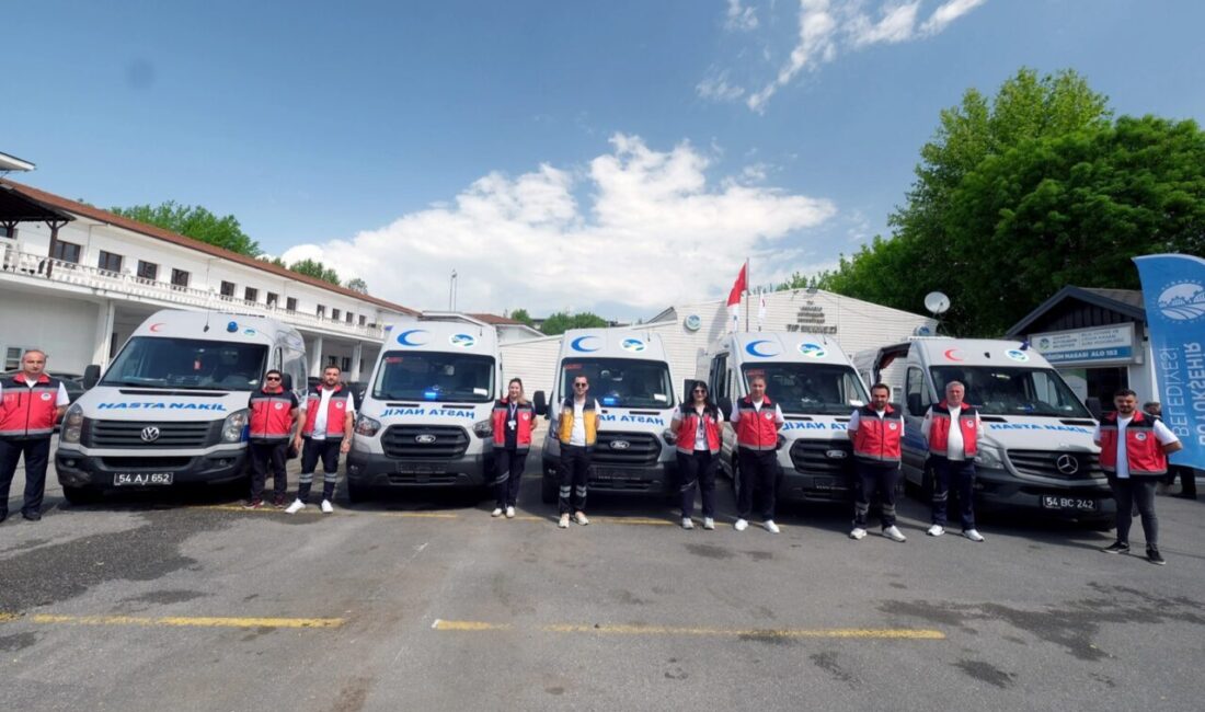 Sakarya’nın dört bir yanında hastalara evden hastaneye, hastaneden eve ulaşım