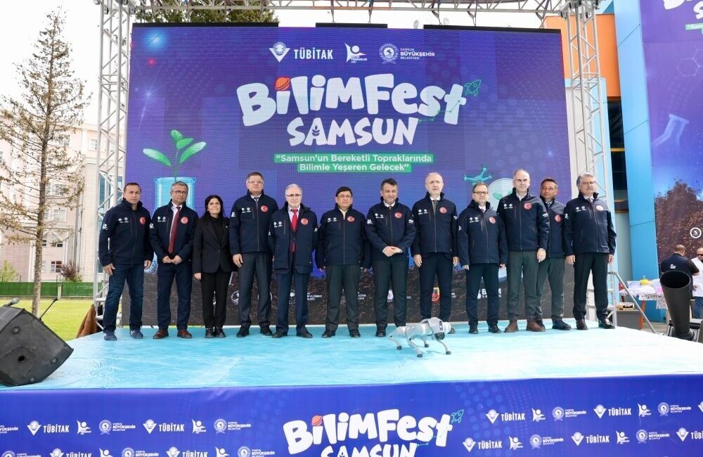 Samsun Büyükşehir Belediyesi tarafından düzenlenen BİLİMFEST, ilk gününden itibaren vatandaşların