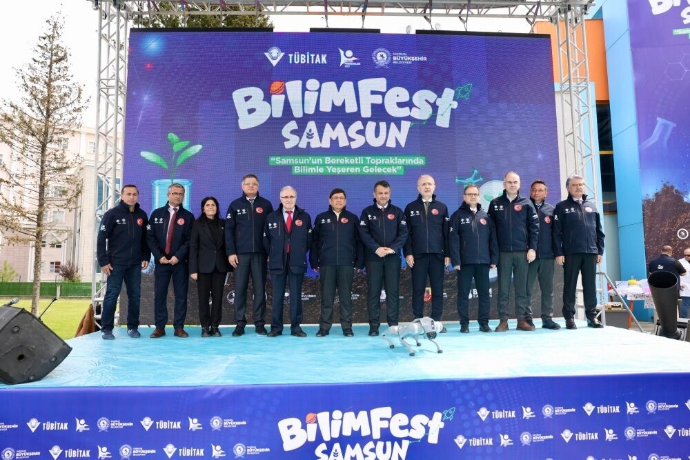 Samsun Büyükşehir Belediyesi tarafından düzenlenen BİLİMFEST, ilk gününden itibaren vatandaşların