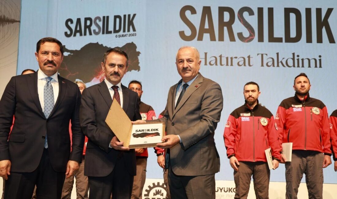 Kocaeli'de Gebze Belediyesi, 6 Şubat depremlerinin ardından yaşanan acıları, dayanışmayı