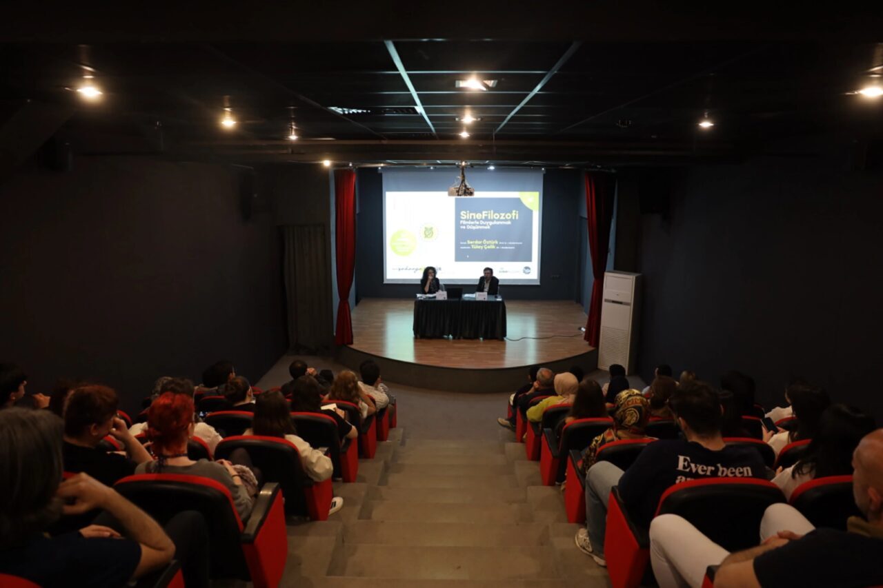 Sakarya Büyükşehir Belediyesi Mayıs kültür sanat takvimi kapsamında sinemaseverleri “SineFilozofi: