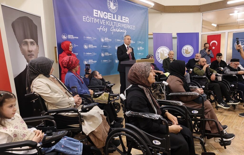 Sivas Belediyesi tarafından Engelliler Kültür Merkezi’nde yeni Engelsiz Hizmet Aracının