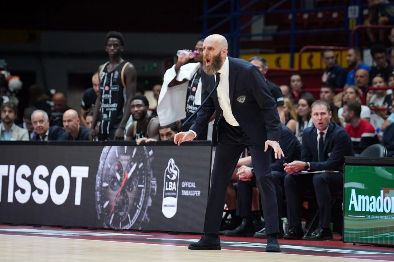 TOFAŞ’ta Massimo Cancellieri başantrenör oldu TOFAŞ Basketbol Takımı, 2026-2027 sezonu öncesi başantrenörlük görevine İtalyan çalıştırıcı