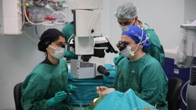 Türk Oftalmoloji Derneği’nin dünya çapındaki Canlı Cerrahi Sempozyumu’nda 4 günde