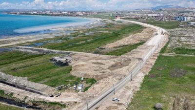 Van Büyükşehir Belediyesi’nin prestij projelerinden biri olan Van Gölü Sahil