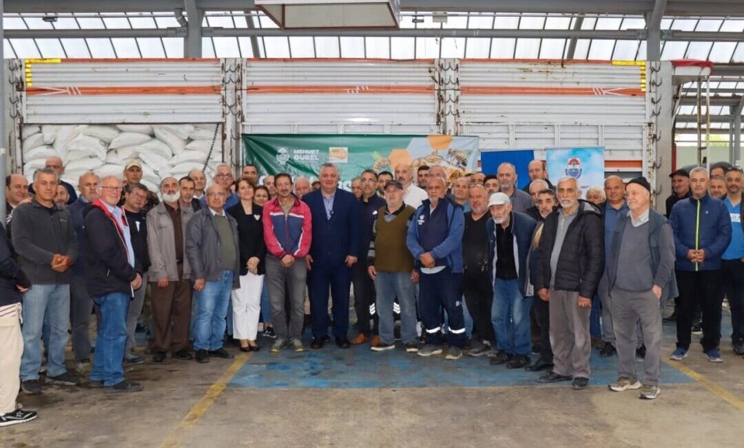 Yalovalı arıcılara belediyeden besi desteği Dünya Arı Günü'nde Yalova Belediyesi, tarımsal üretimi desteklemek amacıyla Yalova
