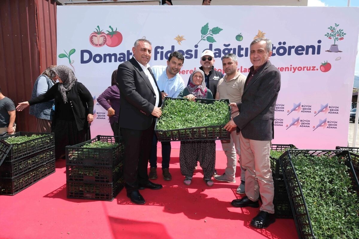 Adana Büyükşehir Belediyesi, rutin belediyecilik hizmetlerinin yanı sıra, sosyal belediyecilik