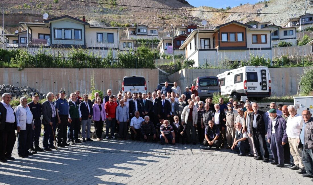 Artvin Valisi Ergün, Yusufeli’yi ziyaret etti Artvin Valisi Turan Ergün, Yusufeli ilçesinde gerçekleştirdiği program kapsamında şehit