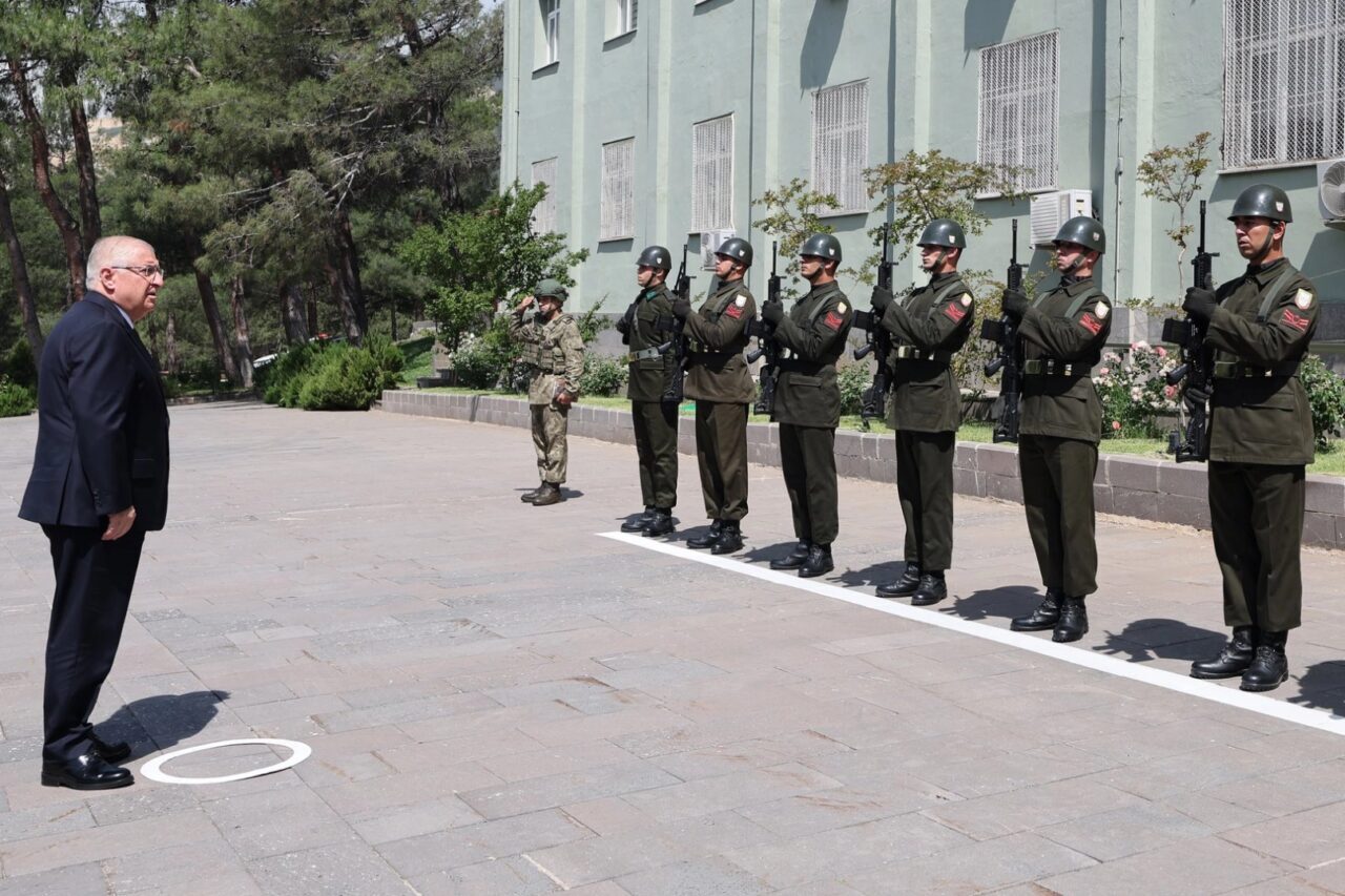 Milli Savunma Bakanı Yaşar Güler, Kahramanmaraş’ta 2’nci Zırhlı Tugay Komutanlığında