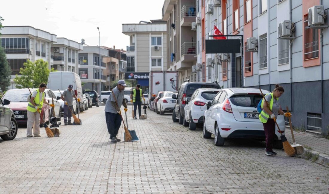 Bornova Belediyesi, daha temiz bir kent hedefiyle başlattığı periyodik temizlik